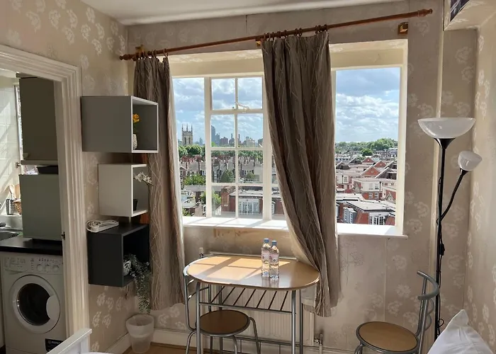 Super Located Studio In South Ken At Chelsea Cloister