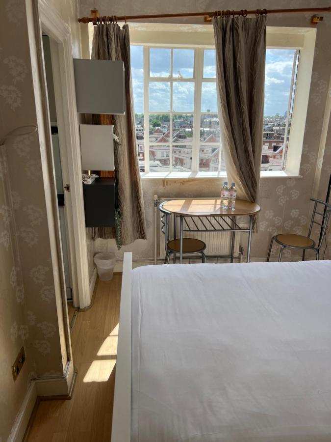 Super Located In South Ken At Chelsea Cloister Londra